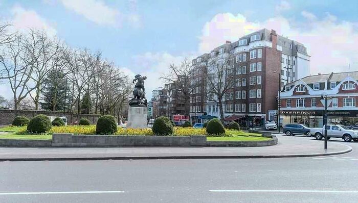 5 Bedroom Apartment To Rent In Park Road, London, NW8