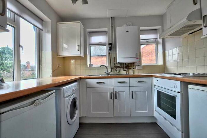 2 Bedroom Apartment To Rent In Beaumont Rise, Central Marlow, SL7