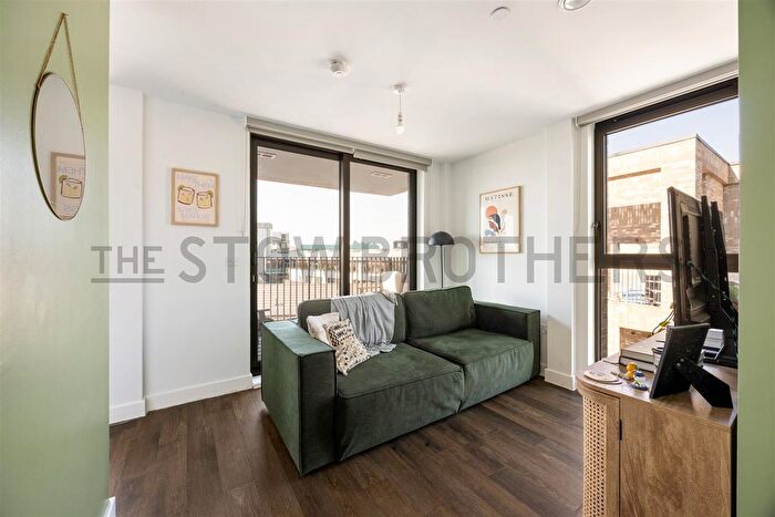 1 Bedroom Flat To Rent In Dace Road, Hackney, E3