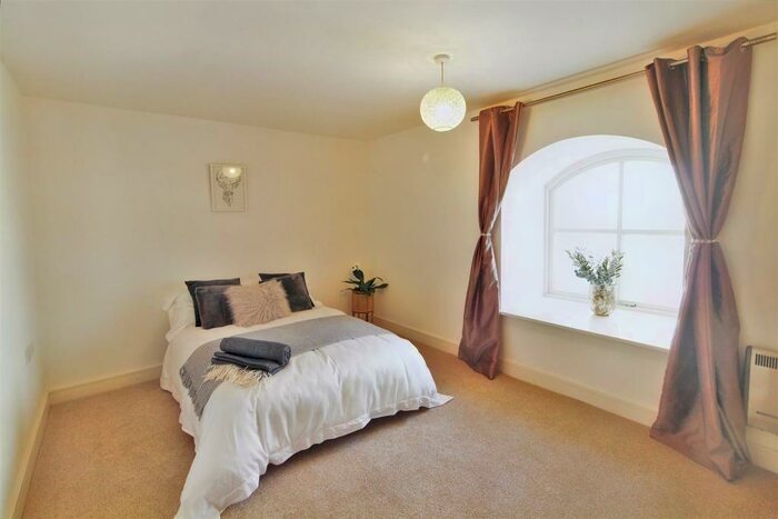 2 Bedroom Apartment For Sale In The Park, Kirkburton, Huddersfield, HD8