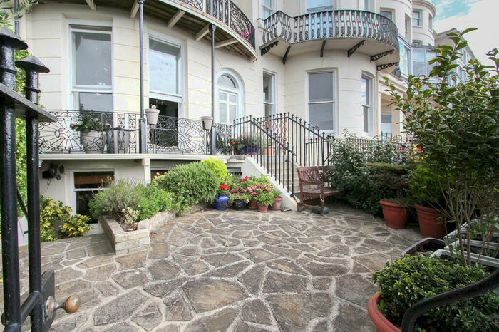 2 Bedroom Apartment To Rent In Marine Parade, Brighton, BN2