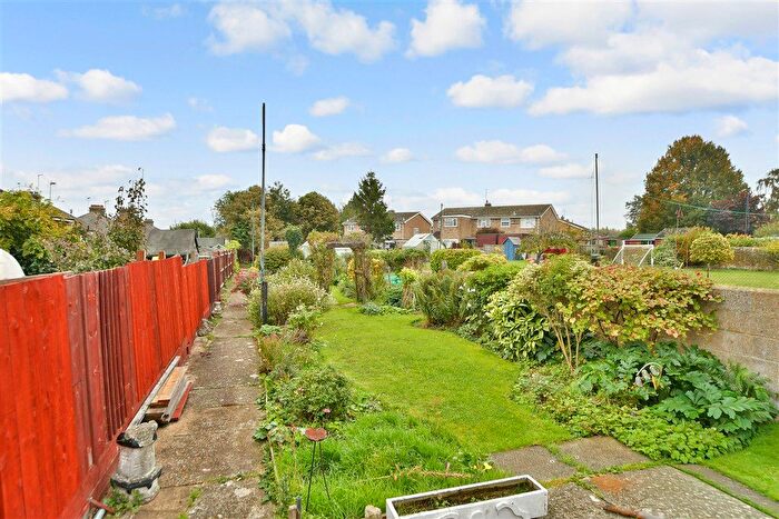 3 Bedroom Semi-detached House For Sale In Wises Lane, Sittingbourne, Kent, ME10