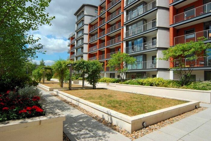 1 Bedroom Flat To Rent In Holland Gardens, Brentford, TW8