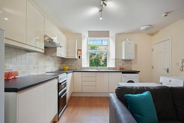 6 Bedroom Flat To Rent In Victoria Road, Sheffield, S10