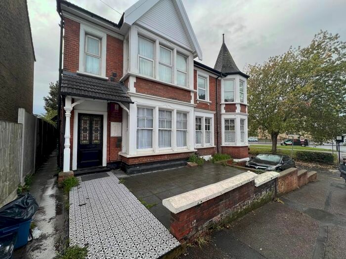 1 Bedroom Flat To Rent In York Road, Southend-On-Sea, SS1