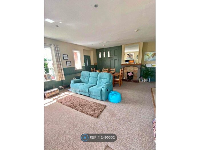 2 Bedroom Flat To Rent In West Lodge, Salisbury, SP2