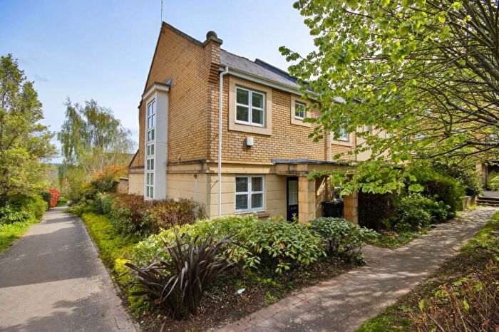 3 Bedroom End Of Terrace House To Rent In Kingfisher Drive, Waterstone Park, Greenhithe, DA9