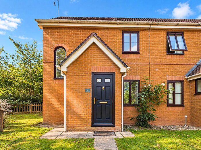 1 Bedroom Semi-Detached House For Sale In Nine Acres Green, Lyppard Bourne, WR4