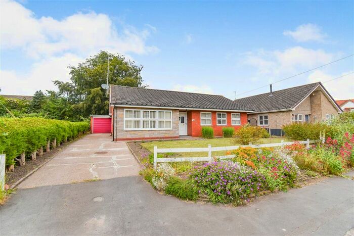 3 Bedroom Bungalow For Sale In Butterwick Road, Messingham, Scunthorpe, DN17