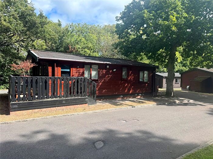 2 Bedroom Mobile/park Home For Sale In Shorefield Park, Near Milford On Sea, Hampshire, SO41