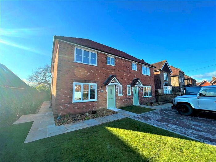 3 Bedroom Semi-Detached House To Rent In The Green, Ninfield, Battle, TN33