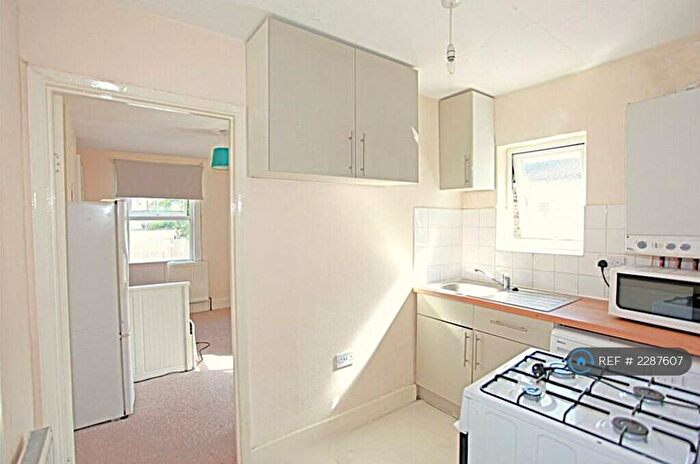 Studio To Rent In Hoe Street, London, E17