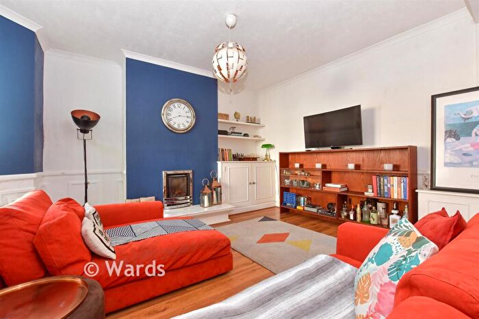 3 Bedroom End Of Terrace House For Sale In Woods Place, Dover, Kent, CT17