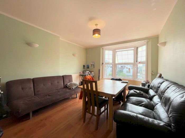 2 Bedroom Flat To Rent In Dyke Road -, P11