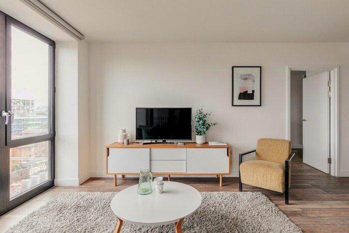 1 Bedroom Flat To Rent In Three Colts Lane, London, E2