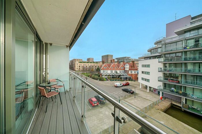 1 Bedroom Apartment For Sale In The Galley, Basin Approach, Gallions Reach, E16