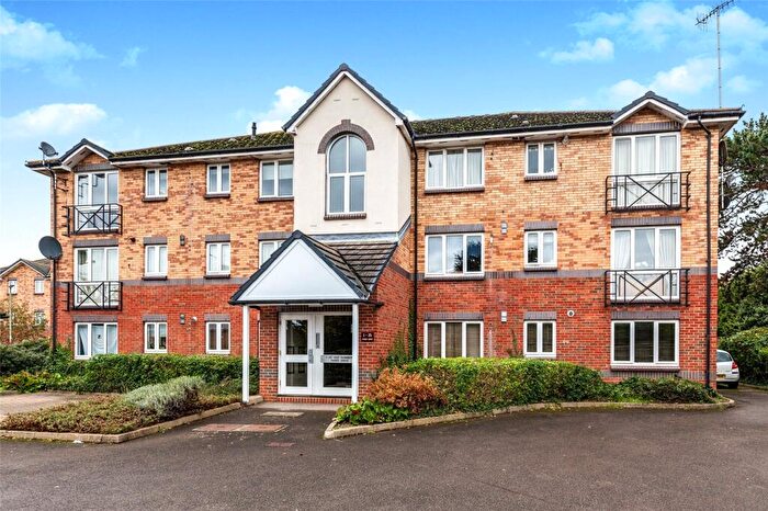 2 Bedroom Apartment For Sale In Parry Drive, Weybridge, Surrey, KT13