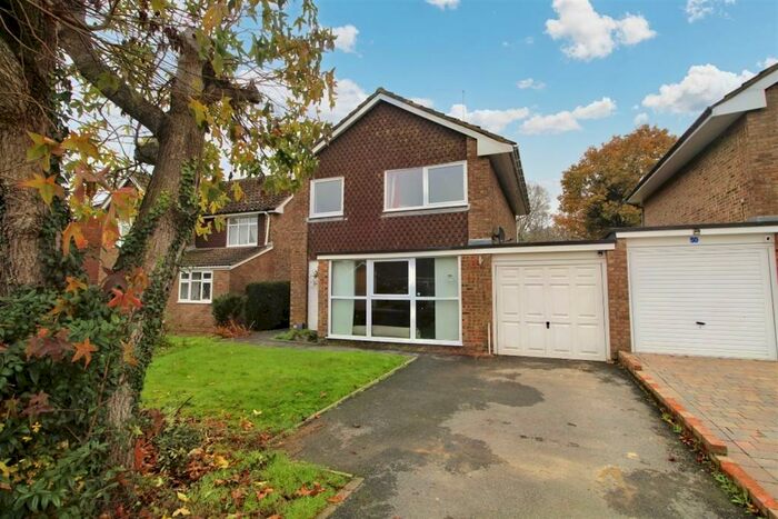 3 Bedroom Detached House To Rent In Marlborough Drive, Burgess Hill, RH15