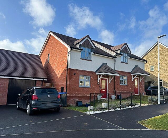 3 Bedroom Semi-Detached House To Rent In Cornhill, Patterdown, Chippenham, SN15