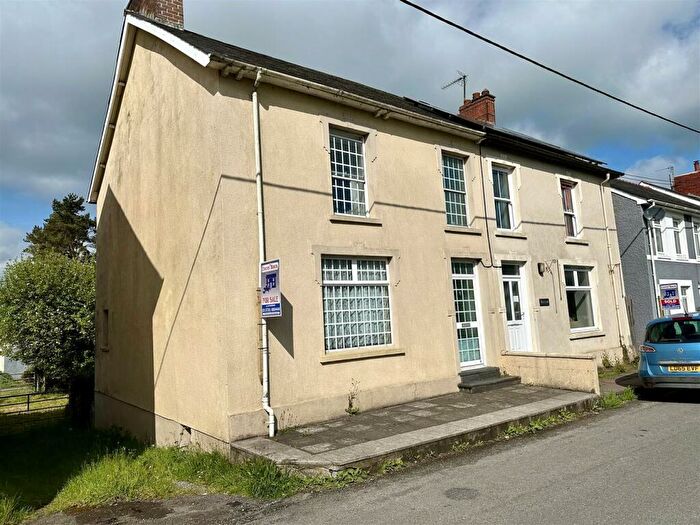 2 Bedroom House For Sale In Highmead Terrace, Llanybydder, SA40