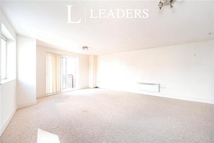 2 Bedroom Apartment For Sale In The Canalside, Gunwharf Quays, Portsmouth, PO1