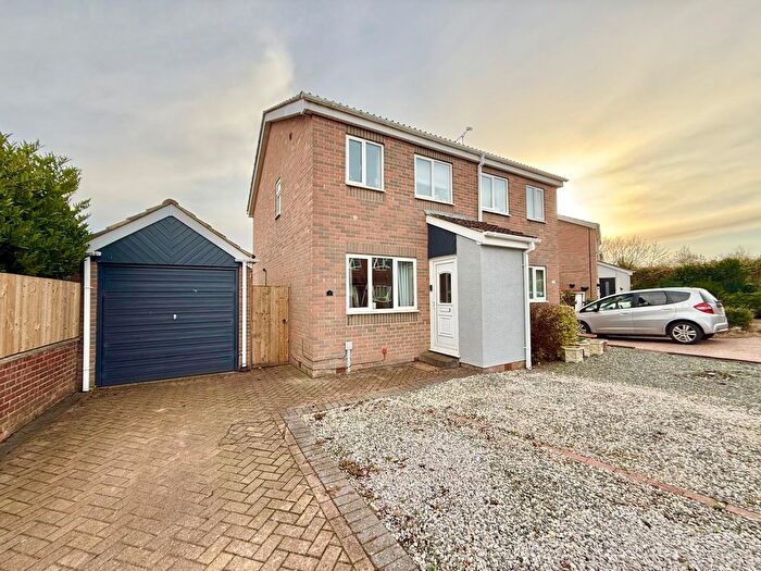 2 Bedroom Semi-Detached House To Rent In Risby Place, Beverley, HU17