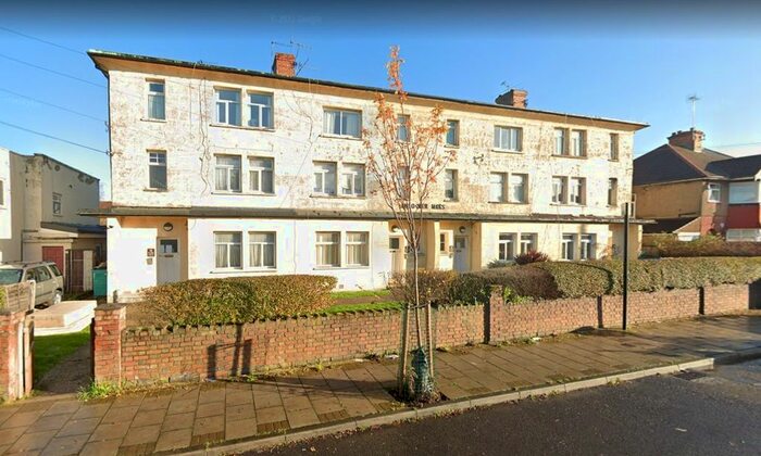 2 Bedroom Flat To Rent In Vancouver Mansions, Vancouver Road, Burnt Oak, Edgware, HA8