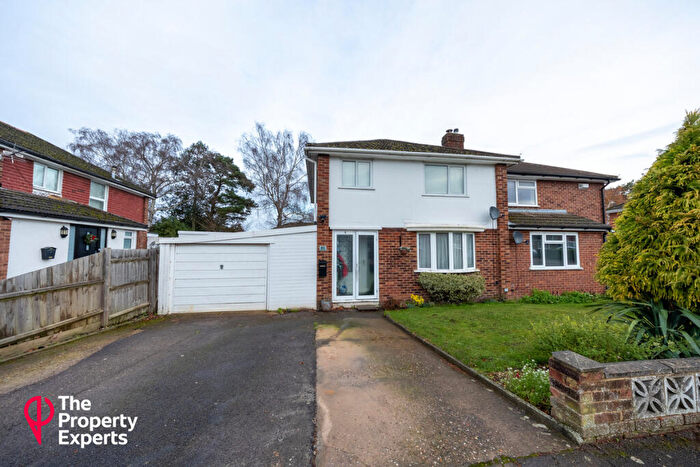 4 Bedroom Semi Detached House For Sale In Malone Road, Reading, RG5