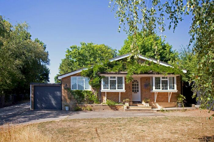 3 Bedroom Detached Bungalow For Sale In Church Fields, Nutley, TN22