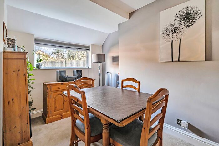 4 Bedroom Detached House For Sale In Ashley Road, Farnborough, GU14
