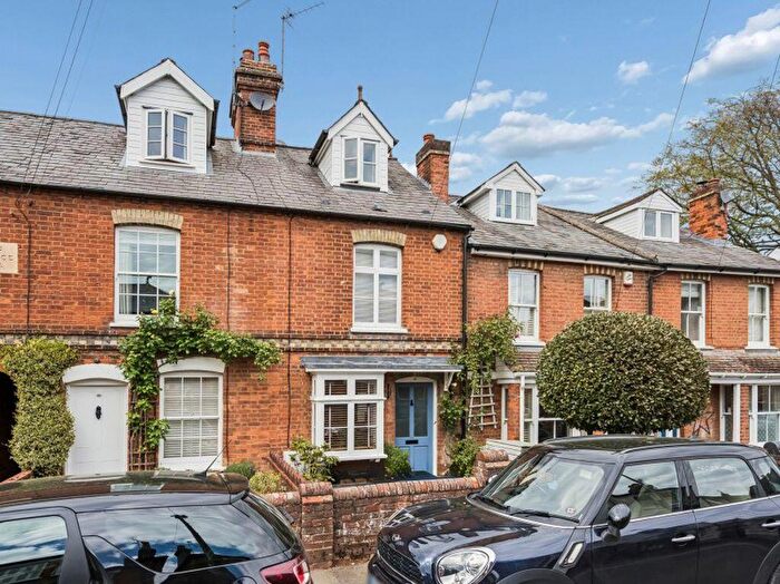 3 Bedroom Terraced House For Sale In Beaumont Rise, Marlow, SL7