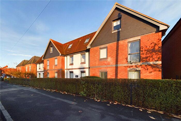 2 Bedroom Apartment To Rent In Rockingham Road, Newbury, Berkshire, RG14