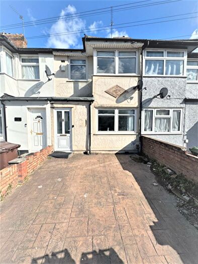 3 Bedroom Terraced House To Rent In First Avenue, Dagenham, RM10