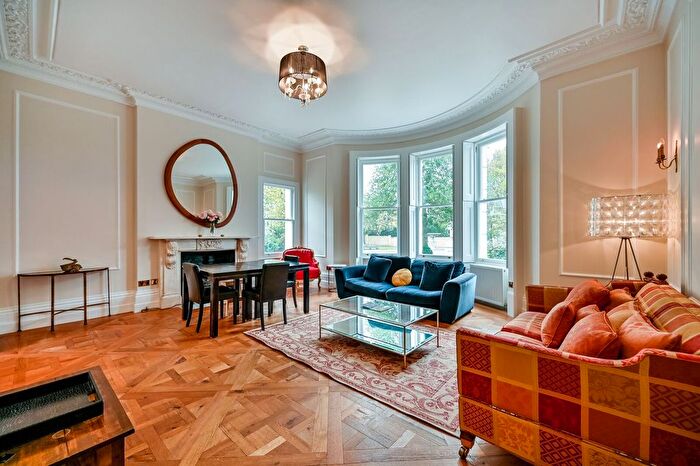 3 Bedroom Flat To Rent In Kings Road, Richmond, TW10