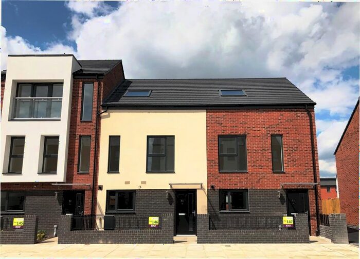 3 Bedroom Property To Rent In Woodfield Way, Balby, Doncaster, DN4