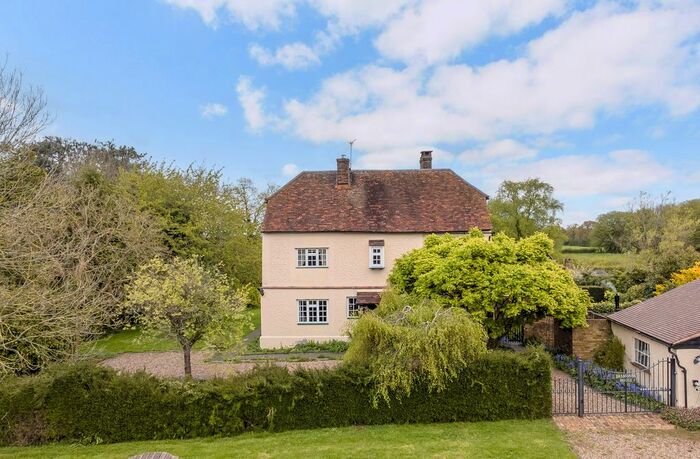 4 Bedroom Detached House For Sale In Mangrove Lane, Hertford, SG13