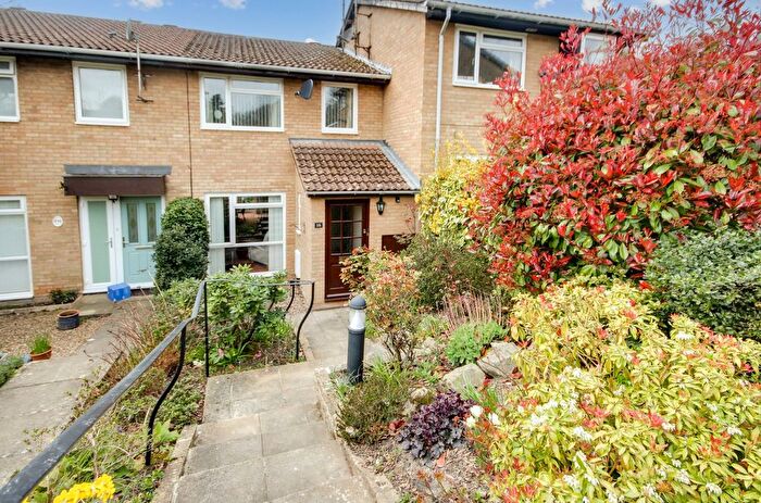 3 Bedroom Terraced House For Sale In Holyrood, East Grinstead, RH19