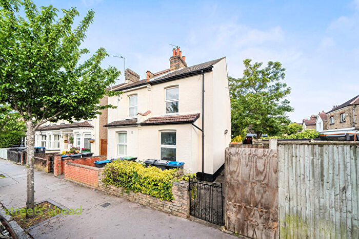 2 Bedroom Semi Detached House For Sale In Exeter Road, Croydon, CR0