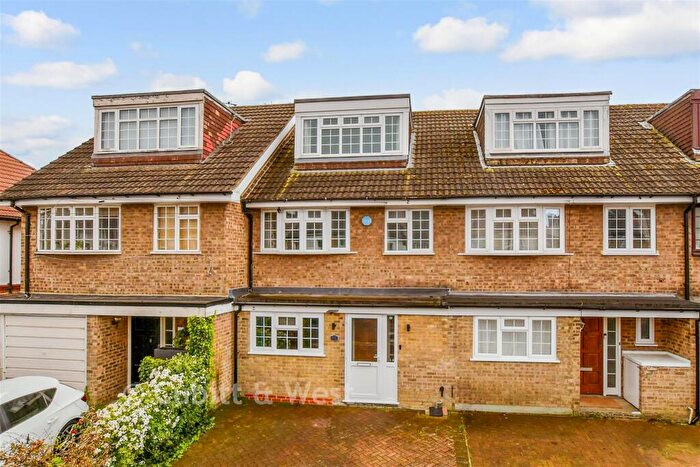 5 Bedroom Town House For Sale In Ravenswood Road, Croydon, Surrey, CR0