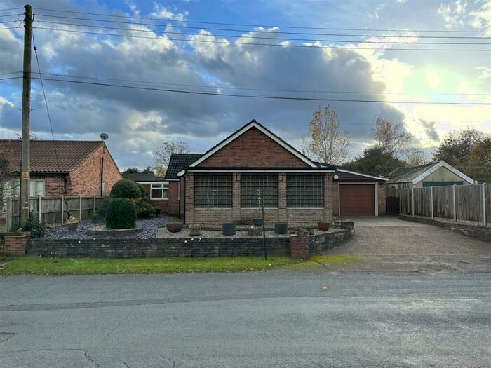 2 Bedroom Detached Bungalow For Sale In Fressingfield Road, Metfield, IP20