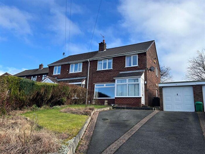 3 Bedroom Semi Detached House For Sale In Lyne Edge Crescent, Dukinfield, SK16