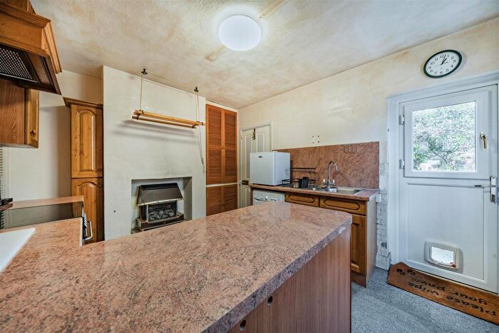 2 Bedroom Cottage For Sale In Wood Street, Mitcham, CR4