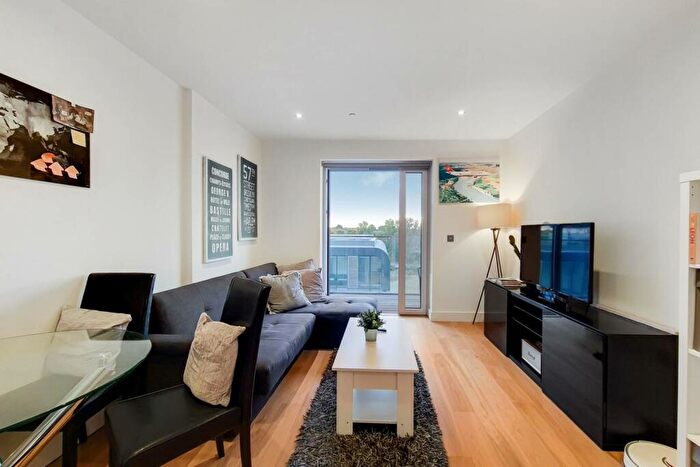 1 Bedroom Flat To Rent In Harper Studios, Woolwich, London, SE18