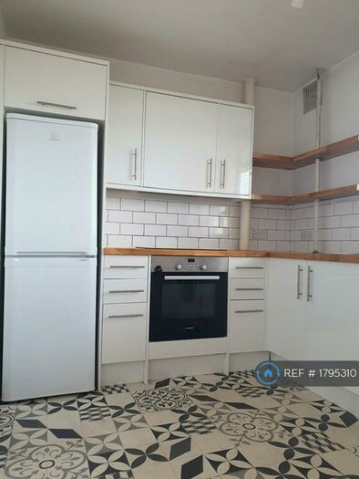 2 Bedroom Flat To Rent In Benton's Rise, London, SE27