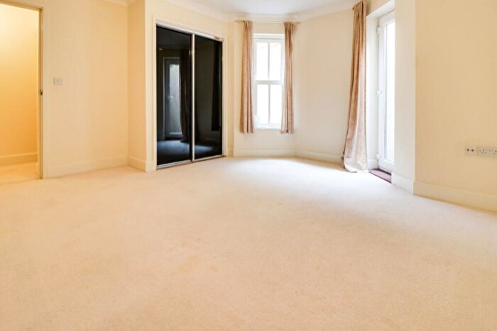 2 Bedroom Apartment To Rent In St Matthews Gardens, CB1