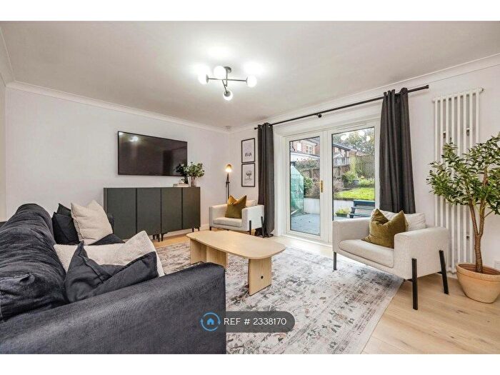 4 Bedroom Detached House To Rent In Martin Brae, Livingston, EH54