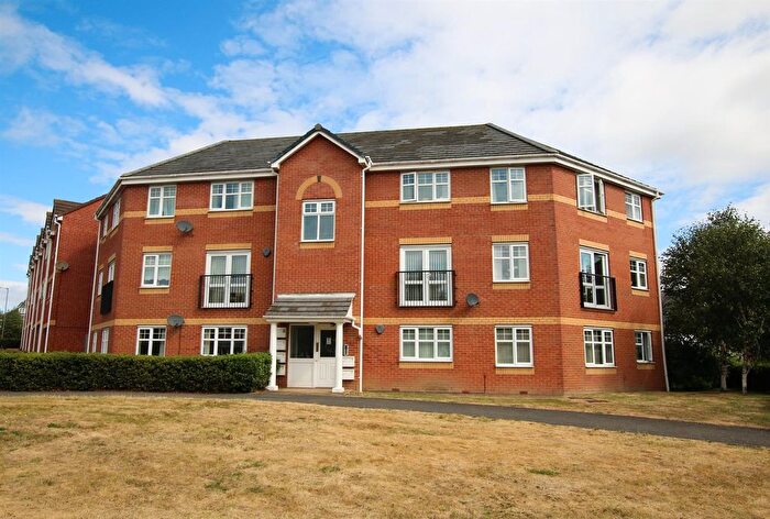 2 Bedroom Flat To Rent In Wisteria Way, Bermuda Park, Nuneaton, CV10
