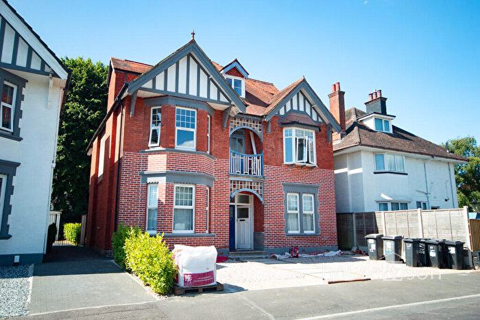 4 Bedroom Flat To Rent In Bryanstone Road, Bournemouth, BH3