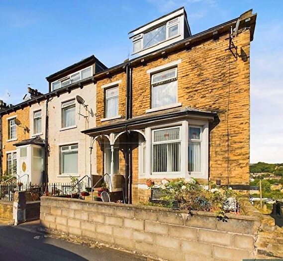 5 Bedroom End Of Terrace House For Sale In Granville Road, Frizinghall, Bradford, BD9