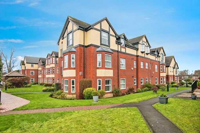 2 Bedroom Flat For Sale In Churns Hill Lane, Himley, Dudley, DY3